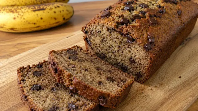 Vláčny čokoládovo-banánový chlebík (Banana Bread)