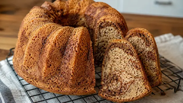 Vláčna orechová bábovka z jedného hrnčeka