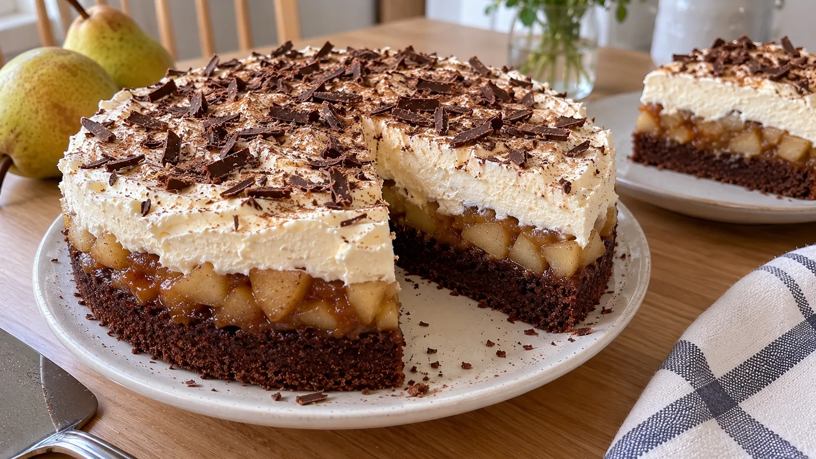 Jesenná hrušková torta s karamelom