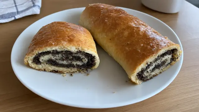 Bleskový makový závin z tvarohového cesta