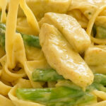 Kuracie pesto cestoviny so špargľou